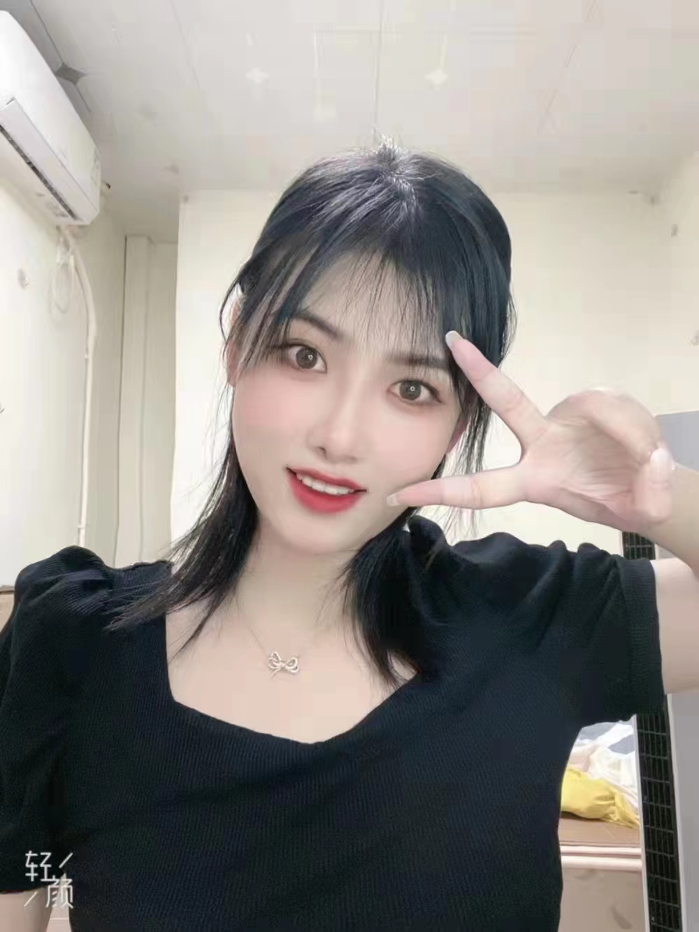 年轻颜值可爱妹子
