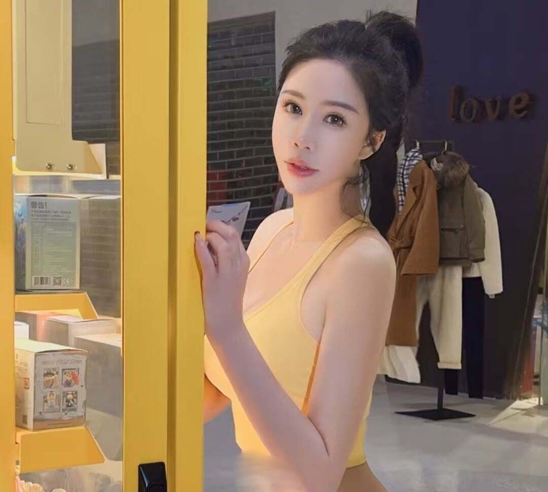 美女雅兰