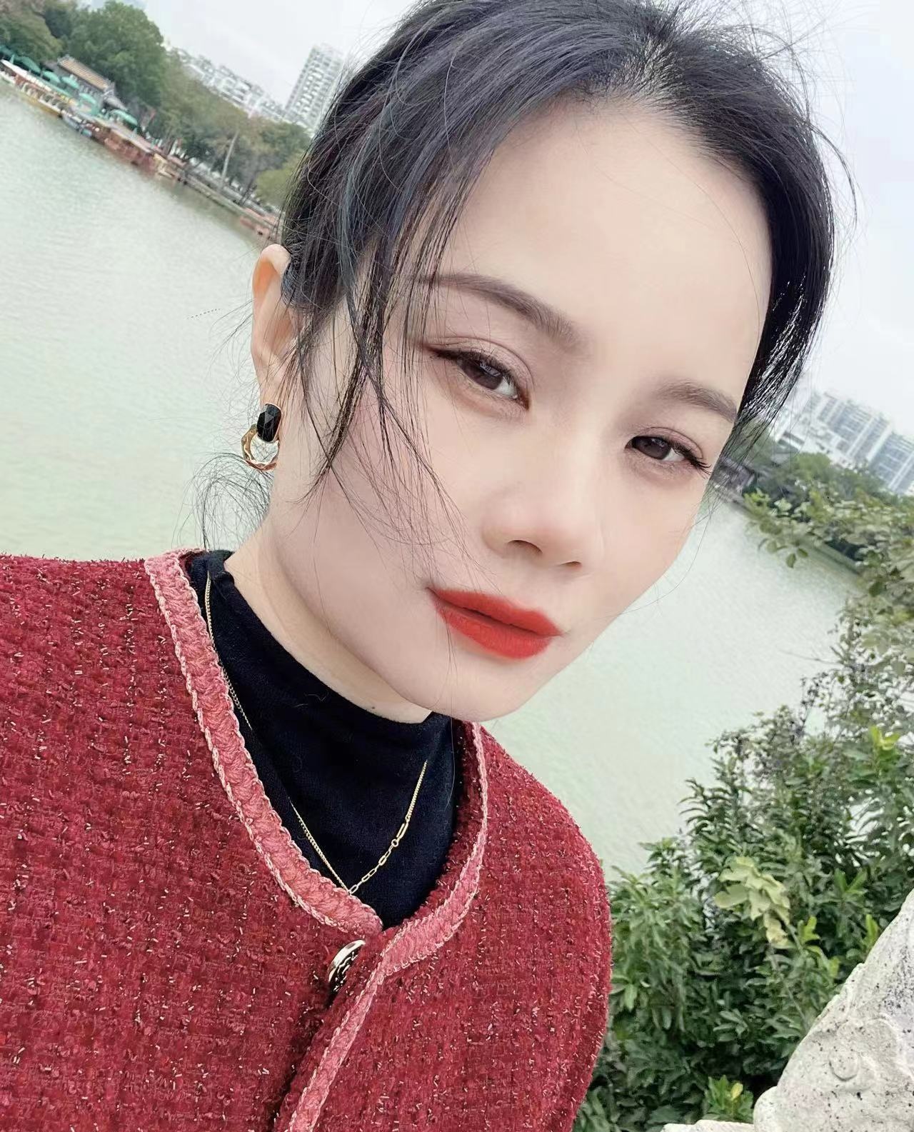 风情小女人鑫鑫