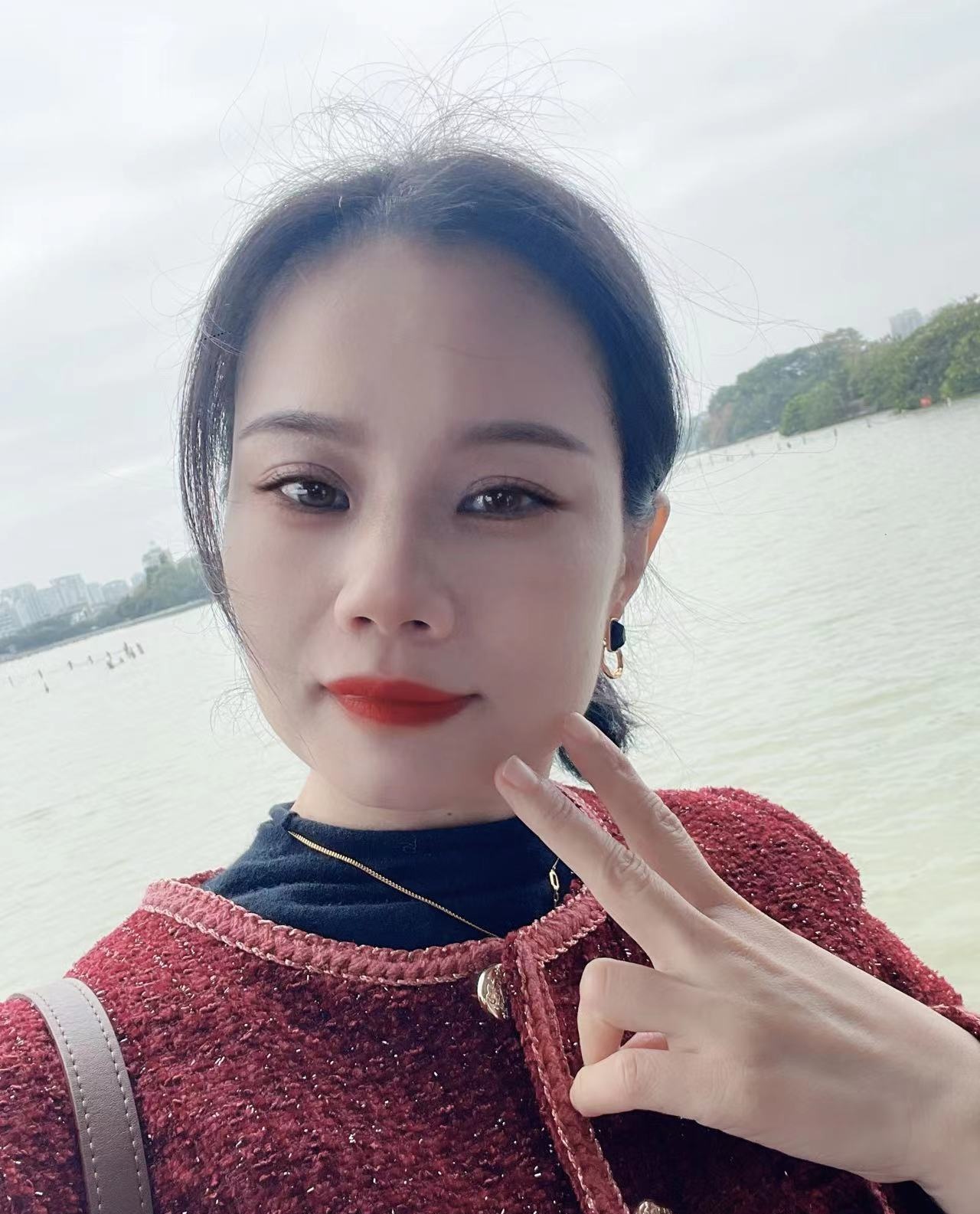 风情小女人鑫鑫