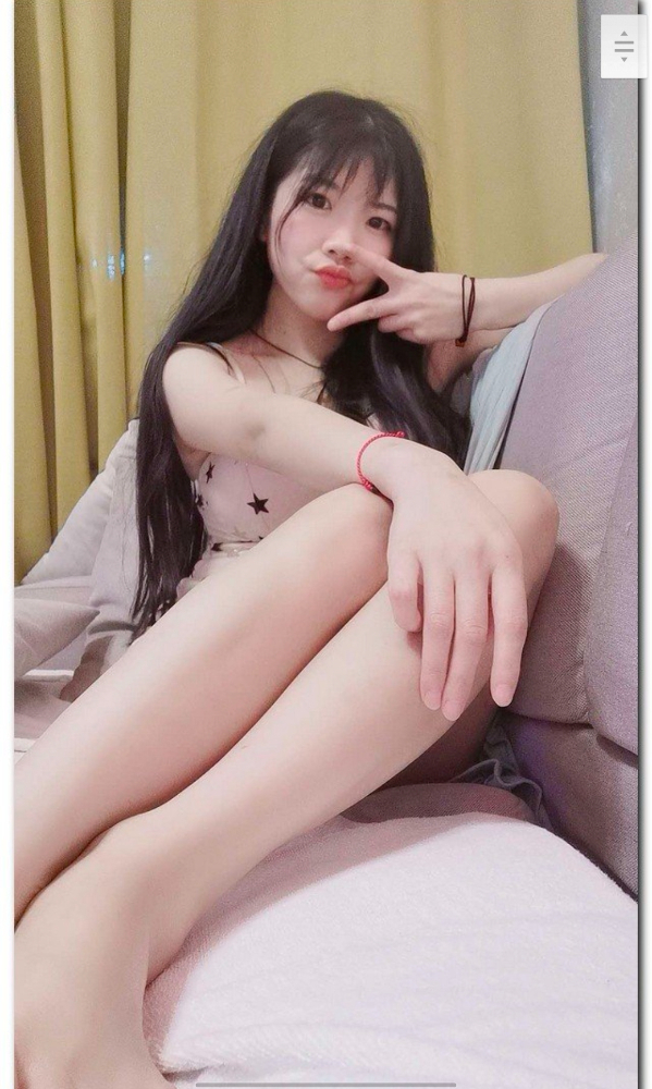 年轻柔弱嫩妹