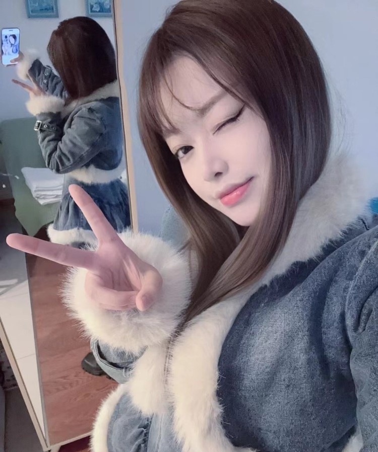 很会玩的00后老师