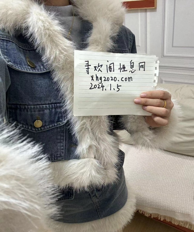 很会玩的00后老师
