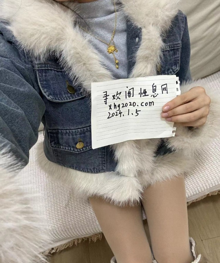 很会玩的00后老师