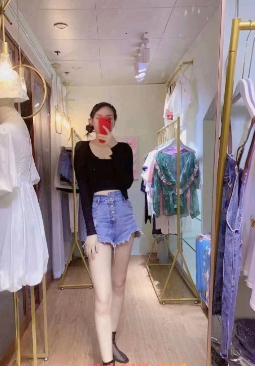 美腿美胸晚晴