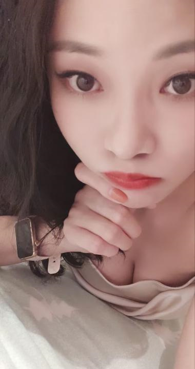 越秀姐姐舌吻女神