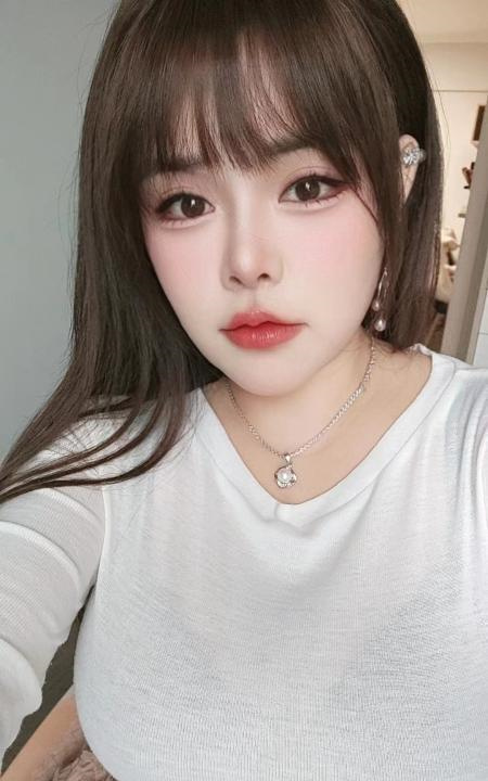 成都童颜巨乳