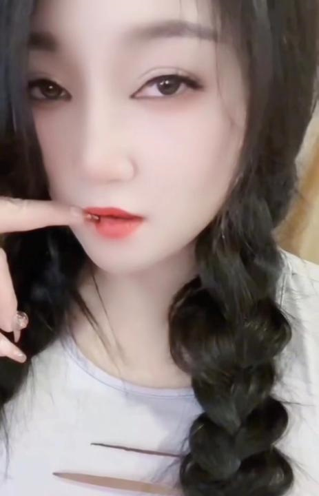 龙华颜值服务型乐乐