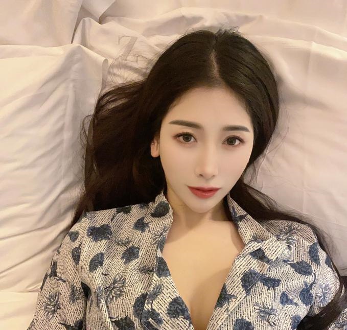 金陵气质美女可欣