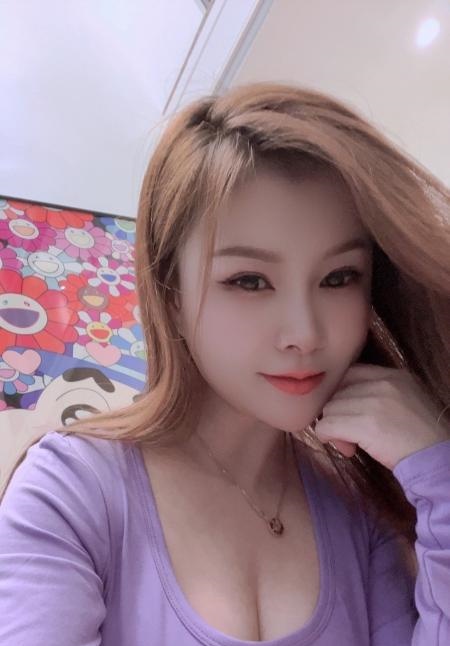 白云娜娜小姐姐