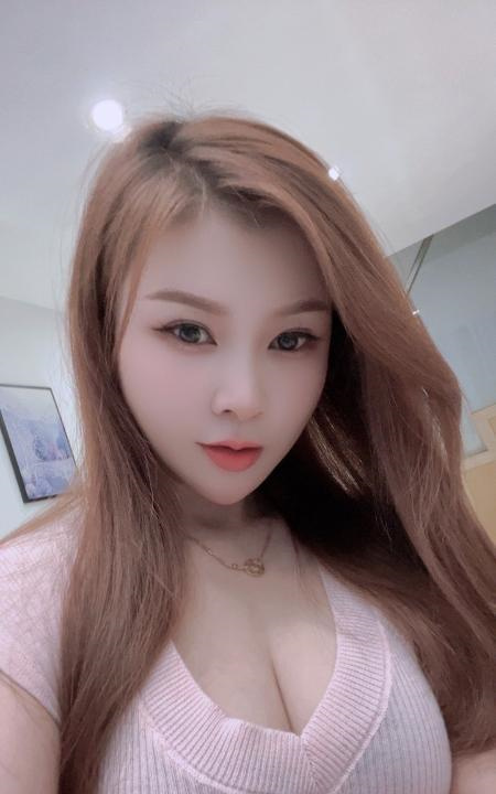 白云娜娜小姐姐