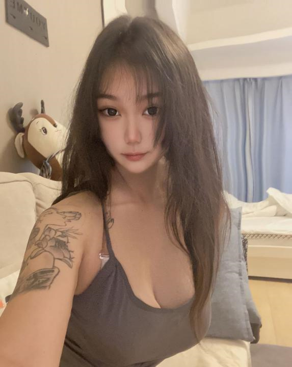 可爱兼职大胸小妹