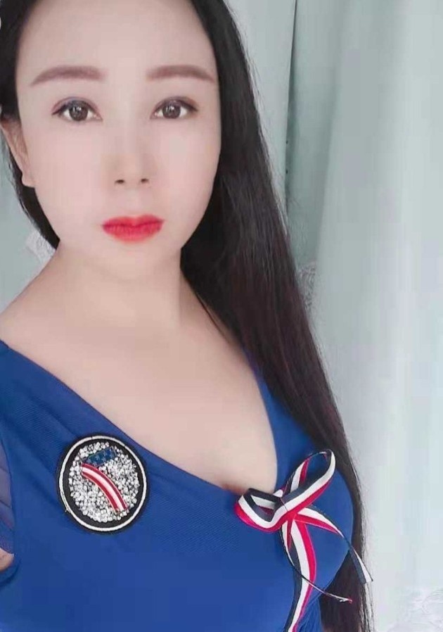 奶大肥臀的姐姐