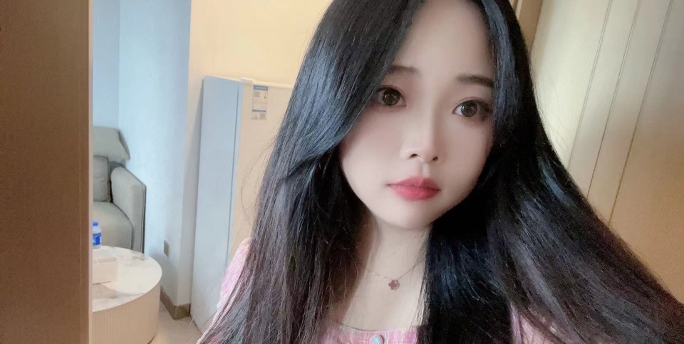 婴儿肥可爱软妹