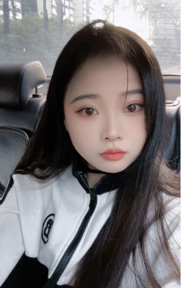 婴儿肥可爱软妹