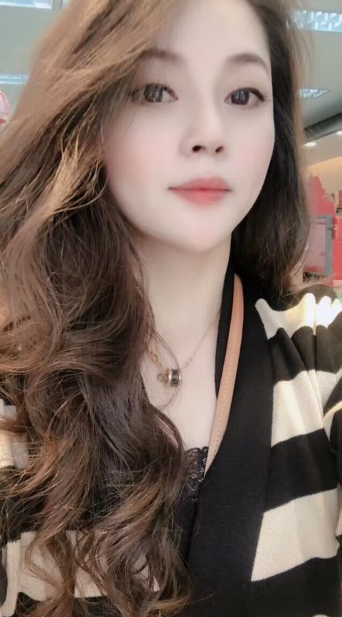 滨湖公寓少妇