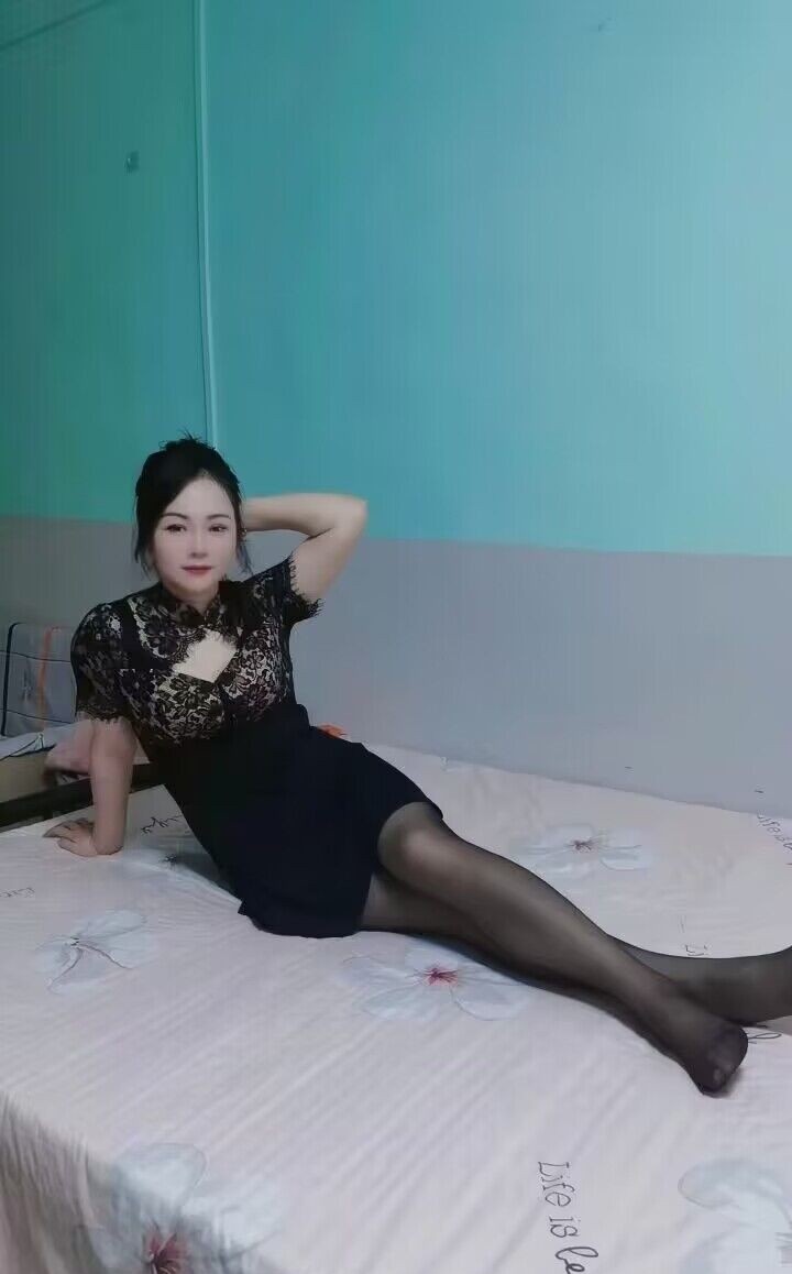 丰满女人服务系