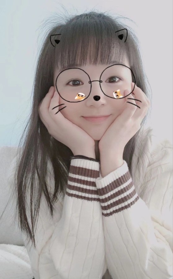邻家妹子小唯