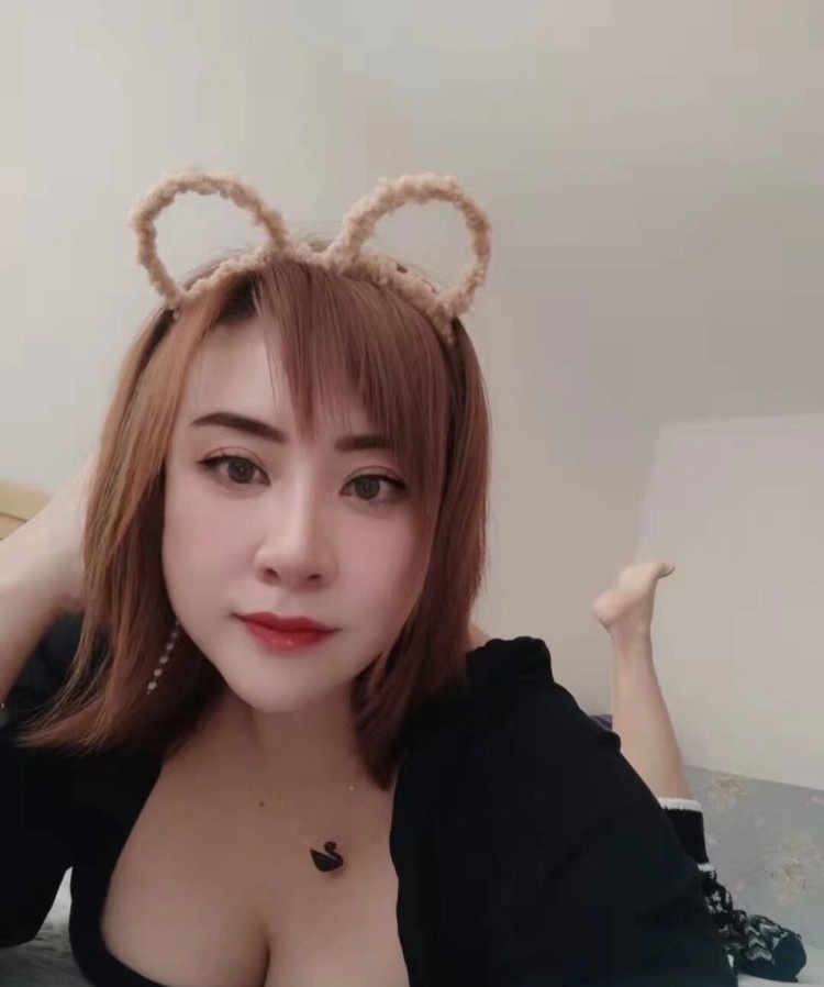巨乳风骚诱惑