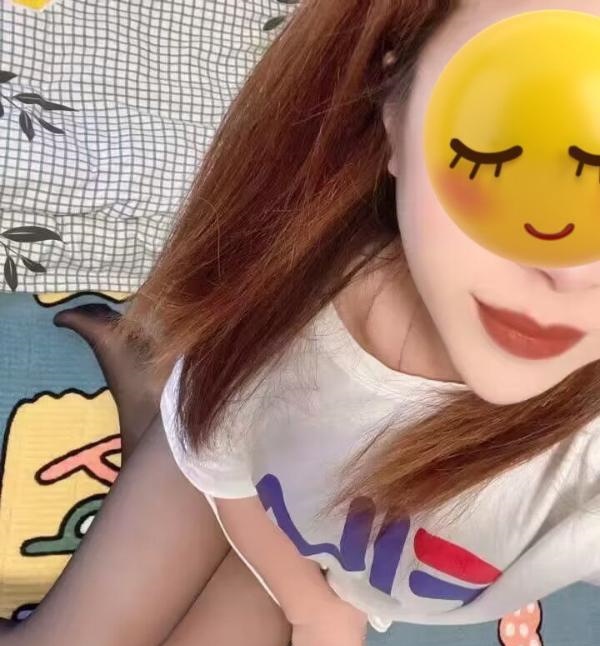 身材不错的小姐姐