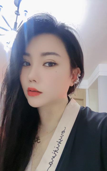 大胸的少妇