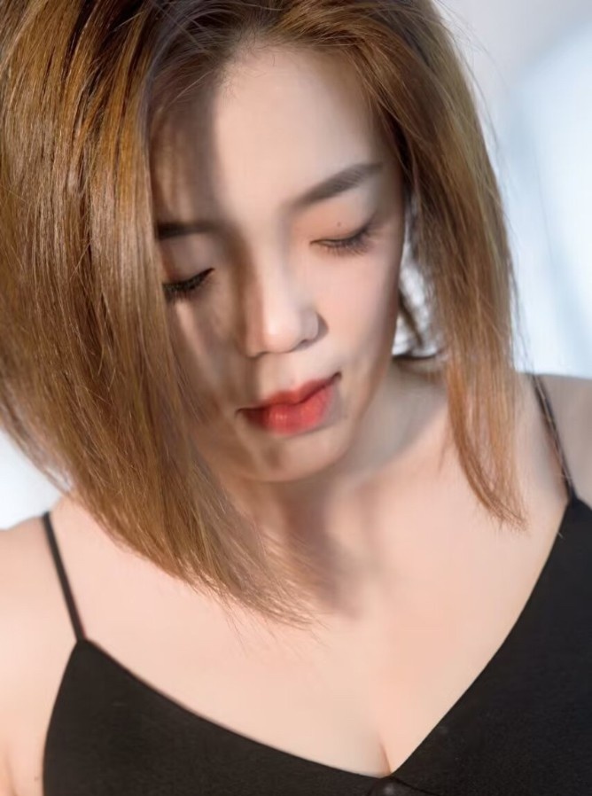 高尔基路少妇