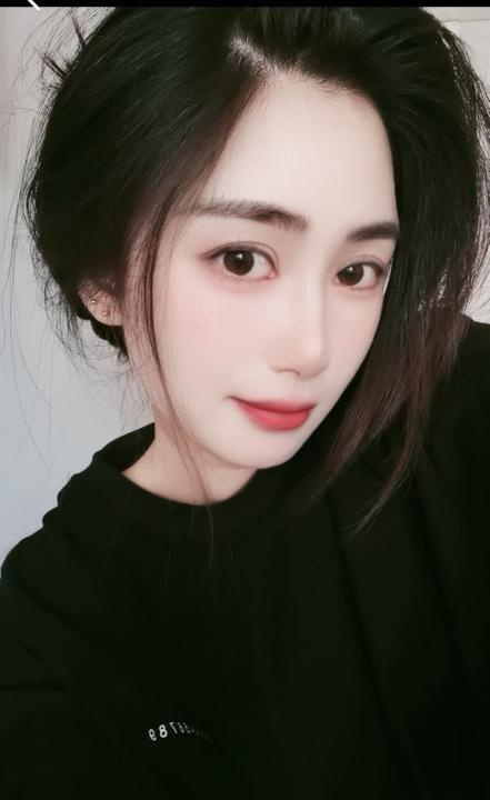 秦淮温柔颜值系娜娜