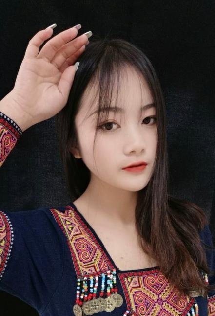 苗族姑娘晓晓