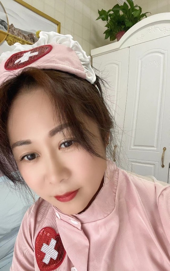 颜射熟女巨乳护士