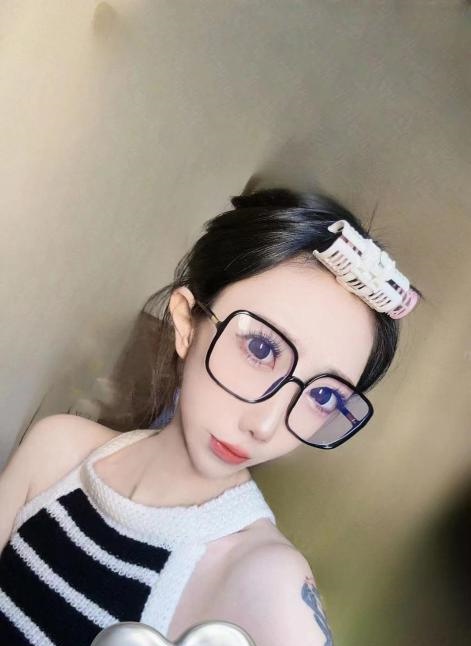 蛇精脸妹妹