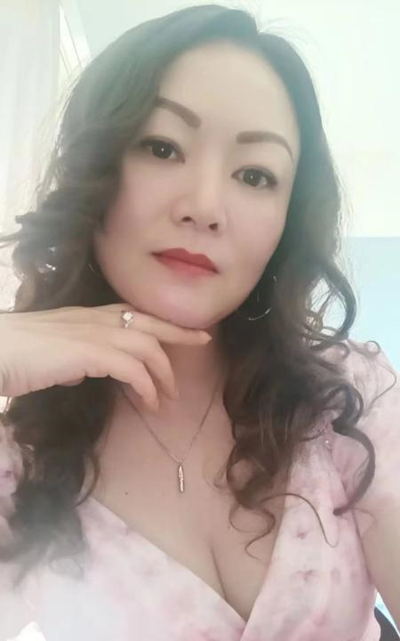 气质熟女笑笑