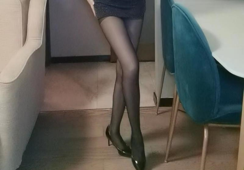 长腿大奶宝儿