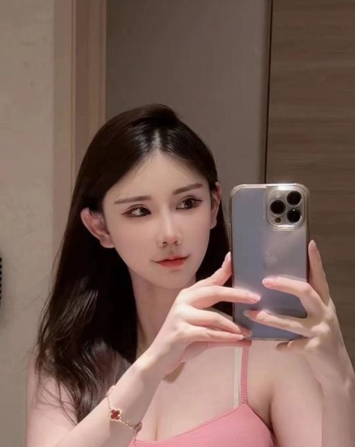 颜值精致锡山朵儿