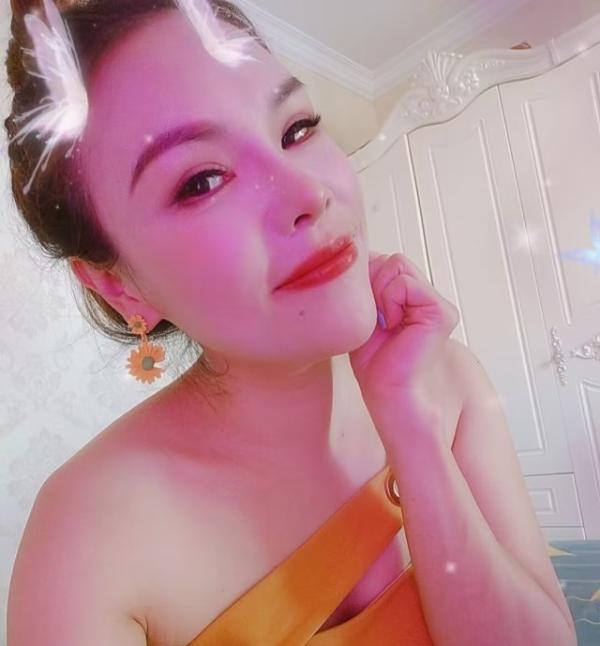 花样翘臀少妇星辰