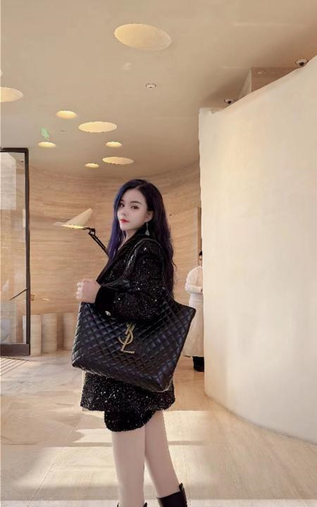 服务玫瑰女王