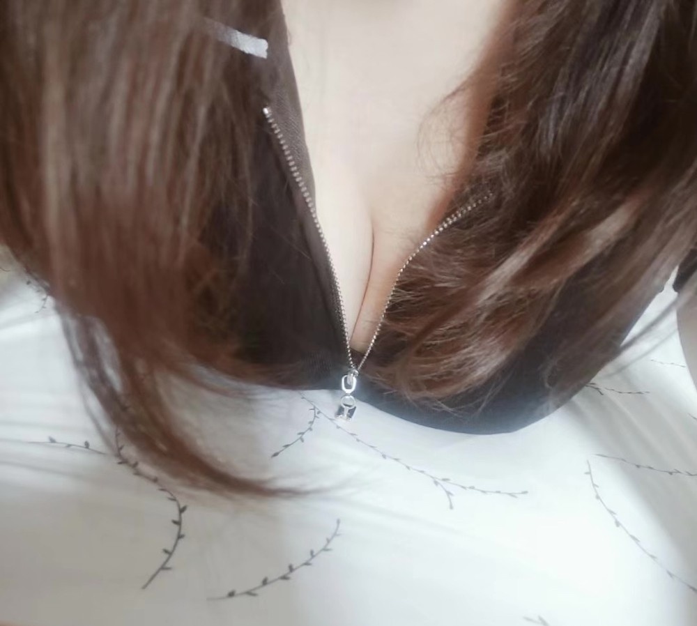 中山大奶少妇