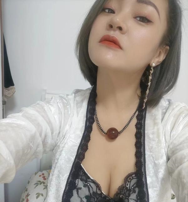 罗湖兼职短发御姐