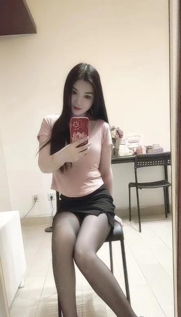 黑丝美腿薇薇