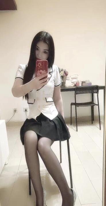 黑丝美腿薇薇