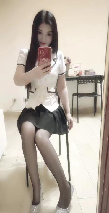 黑丝美腿薇薇