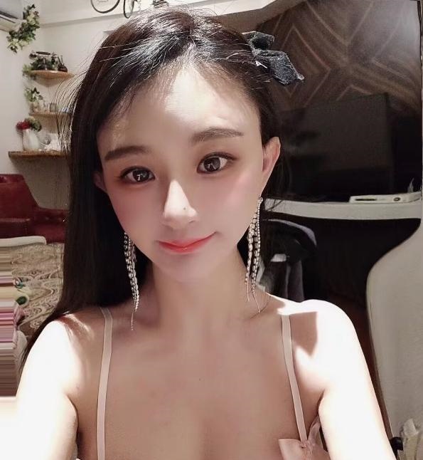 制服诱惑米娅妹子