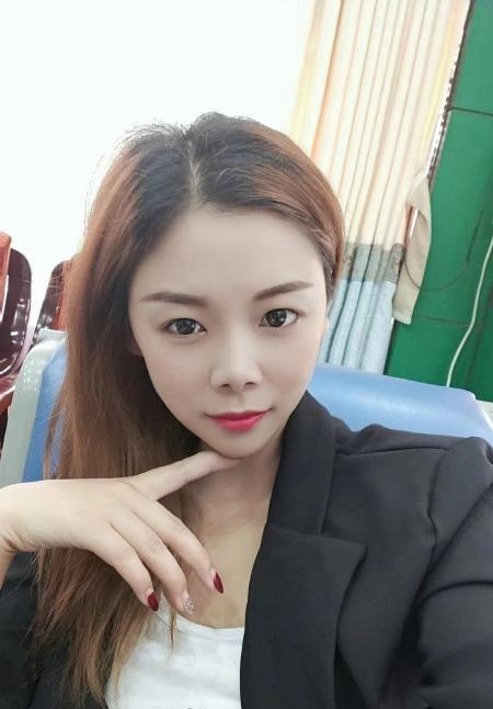 永泰性感风骚小妮