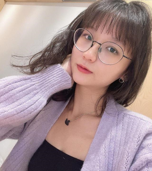 体验性感轻熟眼镜少妇