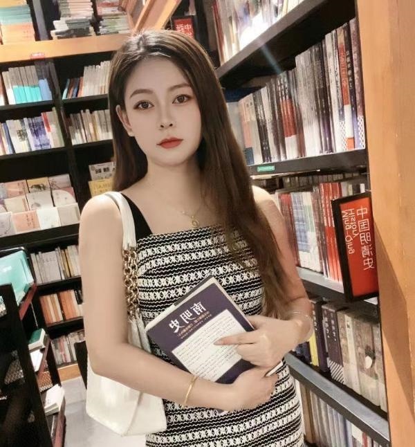 敏感小姐姐小艾