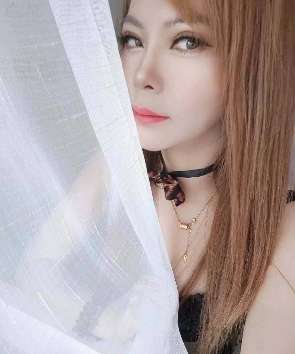 轻熟尤物梦依