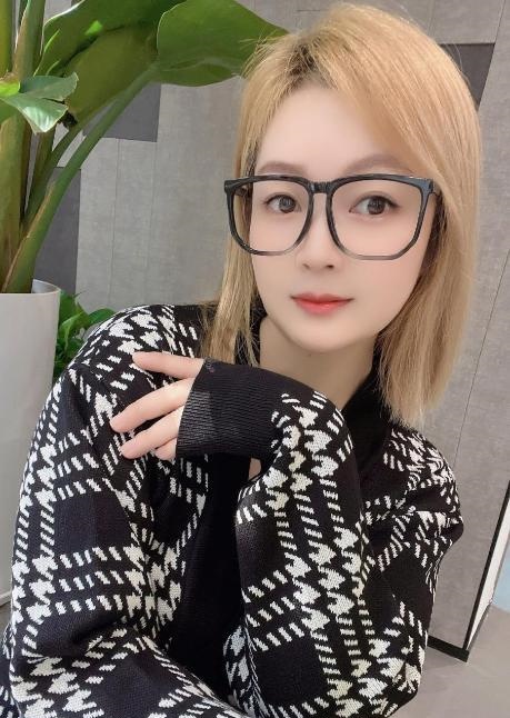 广州眼镜婉柔御姐