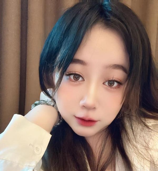 花都大胸妹
