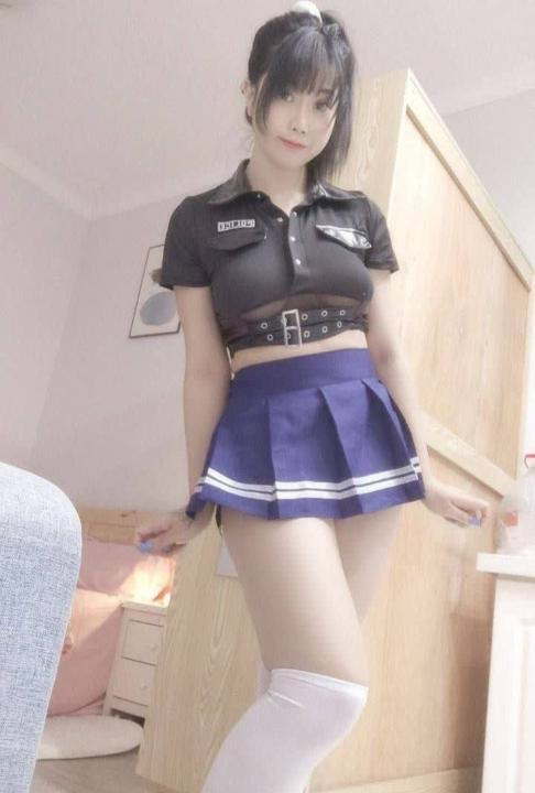轻熟制服少妇