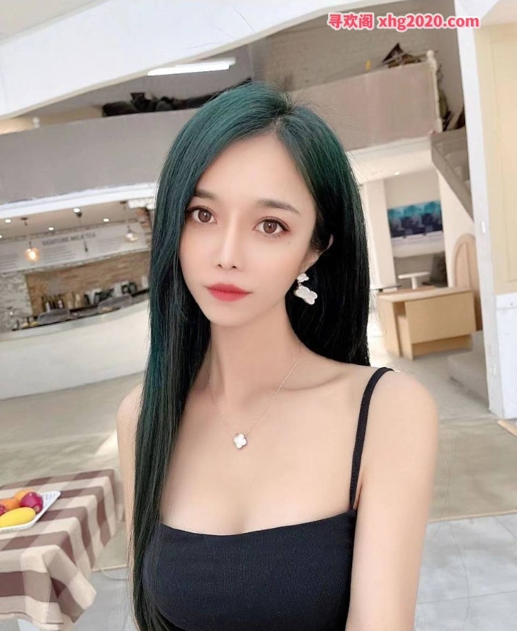 风骚反差妹子