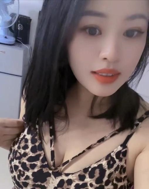 巨乳小宝